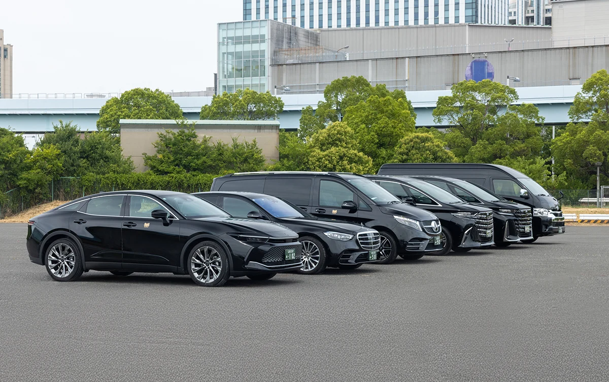 Outech fleet selection including luxury sedans, Mercedes-Benz, MPVs, and vans
